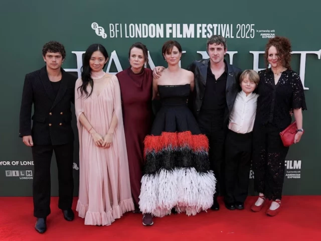 Oscar-buzzy 'Hamnet' changed me: Actor Jessie Buckley  | The Express Tribune