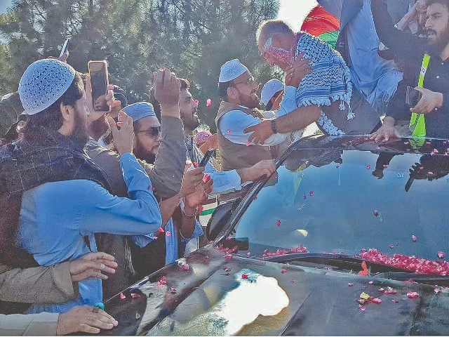 Mushtaq Ahmad returns from Gaza Flotilla | The Express Tribune