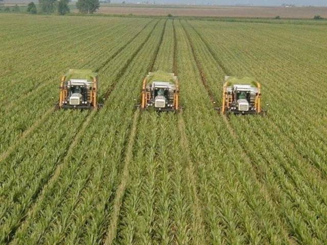 Farmers offered machine financing | The Express Tribune