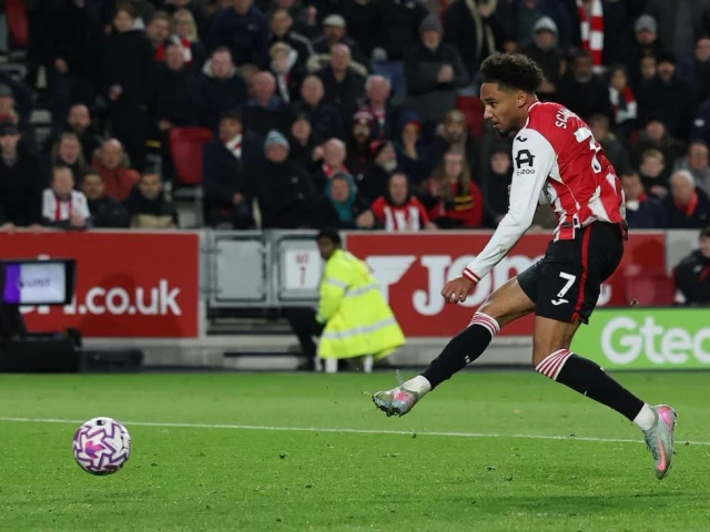 Liverpool suffer fourth consecutive Premier League defeat at Brentford | The Express Tribune