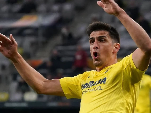 Villarreal keep heat on Liga leaders before Clasico | The Express Tribune