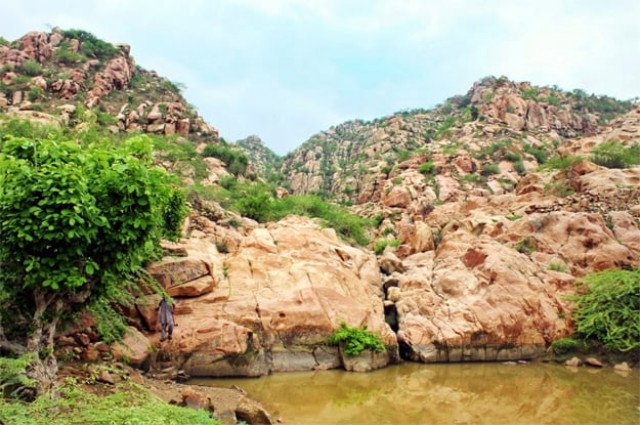 Karoonjhar dispute sparks lawyers’ protest drive | The Express Tribune