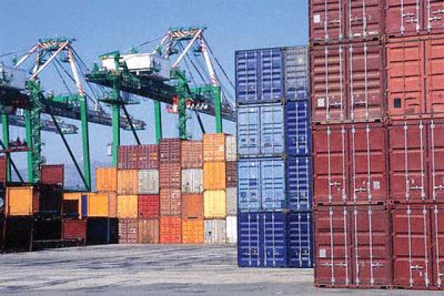 Sugar cargo delay causes port congestion | The Express Tribune