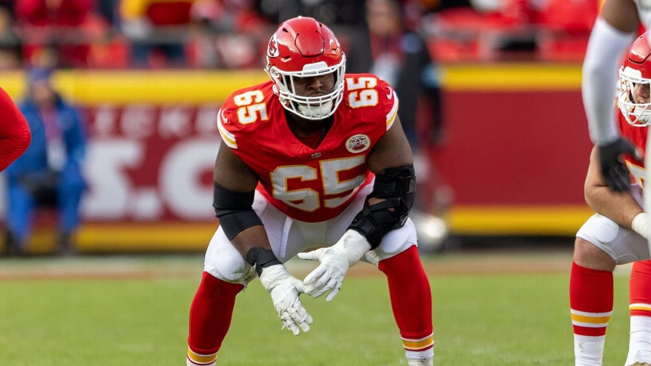 Chiefs RG Smith among trio ruled out vs. Cowboys