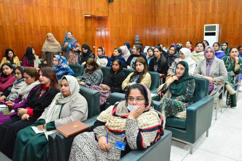 Pakistan’s Federal Harassment Ombudsperson Visits ZTBL, Stresses Safe Workplaces 2 img 20251126 wa20592567783334811491306