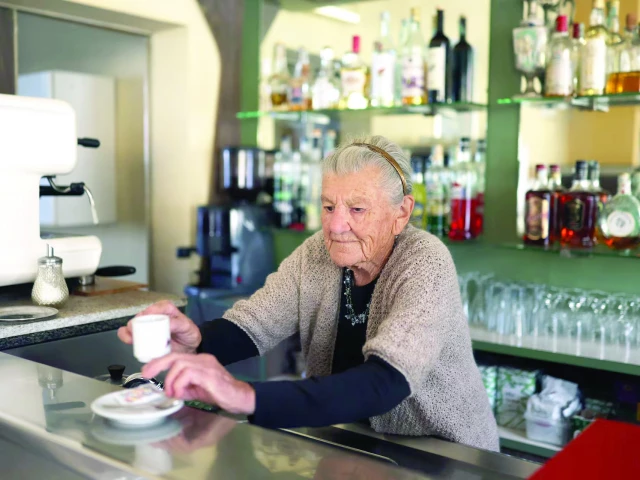 Italy’s oldest barista still pulls espresso at 101 | The Express Tribune
