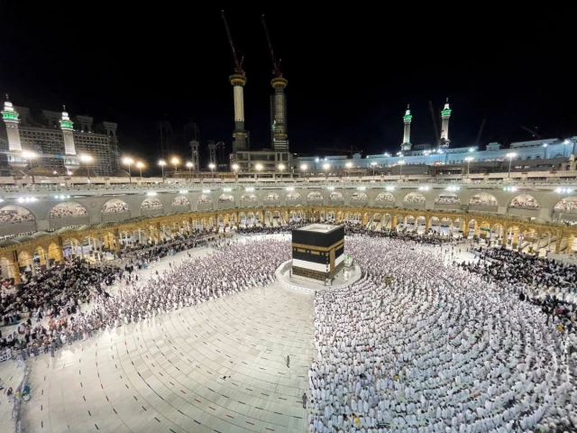 42 Hyderabad Umrah pilgrims feared dead in Mecca–Madinah bus crash | The Express Tribune