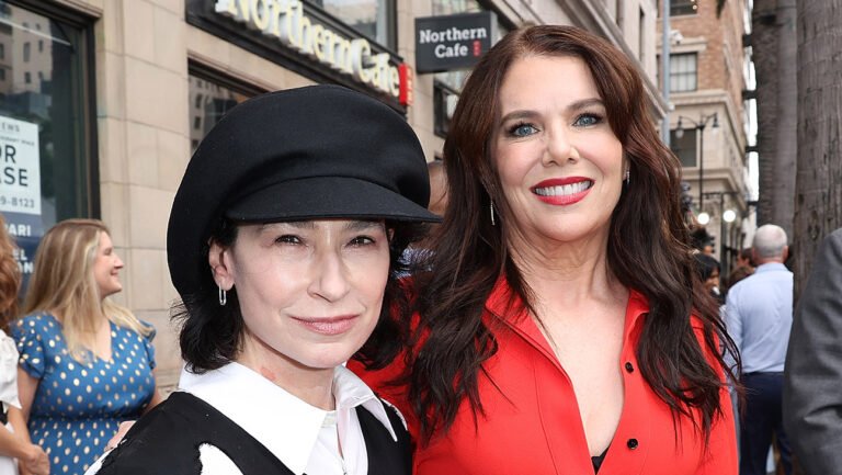 ‘Gilmore Girls’ Behind the Scenes Book Coming From Lauren Graham, Amy Sherman-Palladino