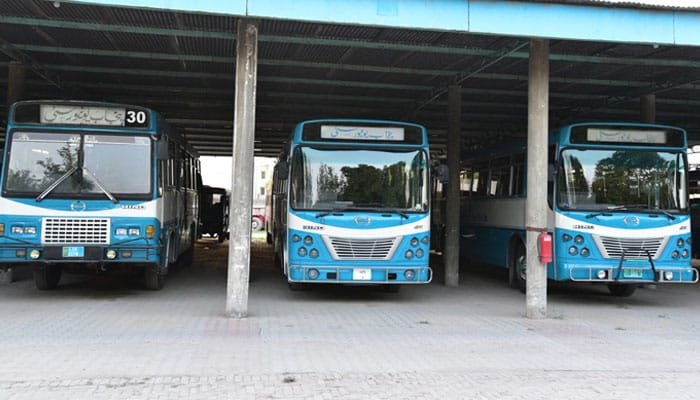 Environment Department shuts down smoke-emitting buses of Punjab University