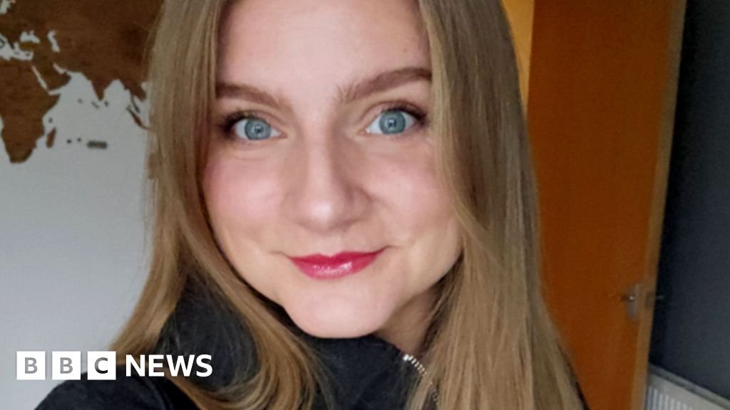 How are UK passport rules changing for British dual nationals? 42 How are UK passport rules changing for British dual nationals?