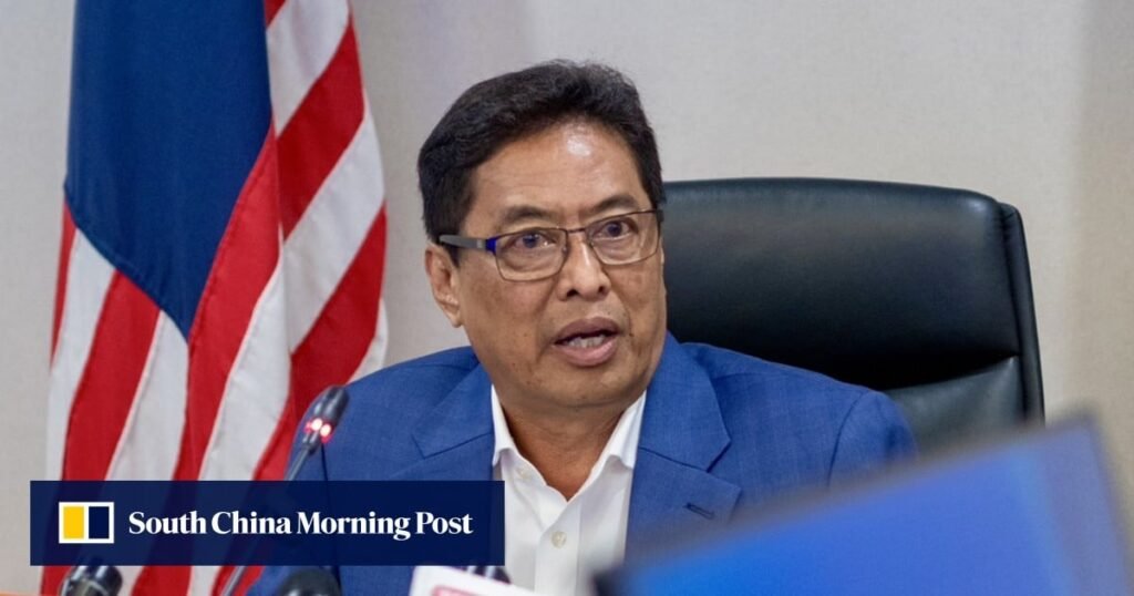 Malaysia to investigate anti-corruption chief as resignation calls mount 9 Malaysia to investigate anti-corruption chief as resignation calls mount