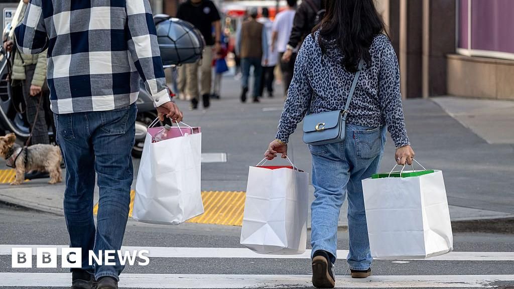 US consumer spending slows: Is it a warning for the economy? 7 US consumer spending slows: Is it a warning for the economy?