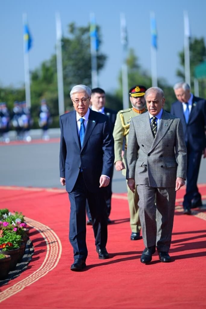 Islamabad: Kazakhstan President Kassym-Jomart Tokayev accorded warm welcome at Prime Minister House, Guard of Honour presented 2 img 20260204 wa12076652504432272717112