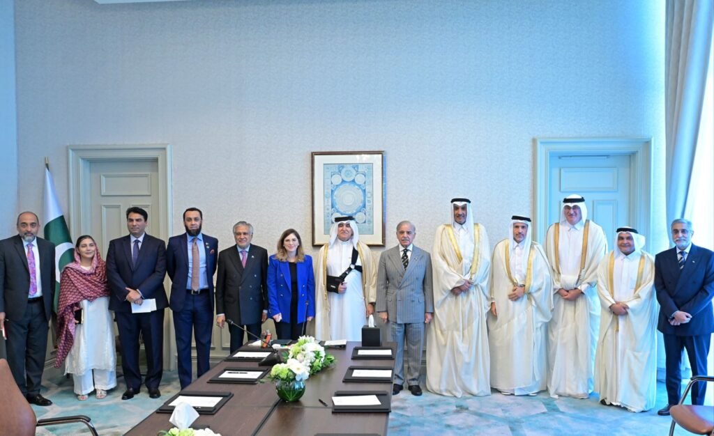 PM Shehbaz Holds Key Meetings in Doha with Qatari Leadership and Business Community 3 img 20260224 wa1637900178411802853390