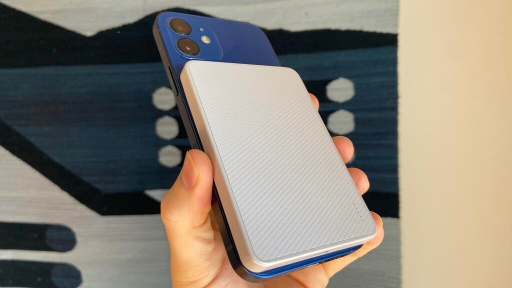 Finally, I found a MagSafe power bank thats fit for traveling (and fancy dinners) 16 Finally, I found a MagSafe power bank that's fit for traveling (and fancy dinners)