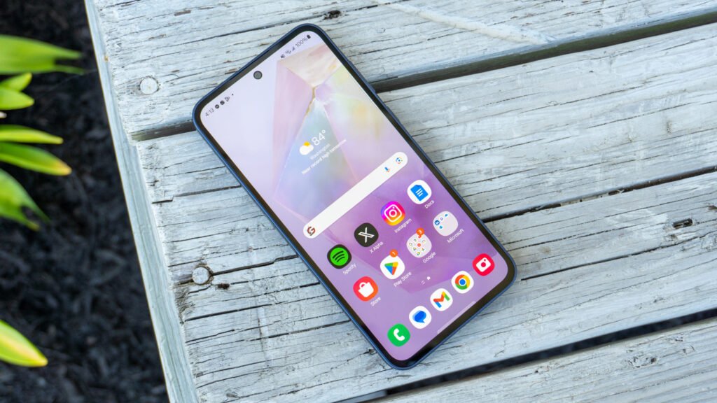 Forget the flagship - this midrange Galaxy checks all the right boxes at less than $200 3 Forget the flagship - this midrange Galaxy checks all the right boxes at less than $200