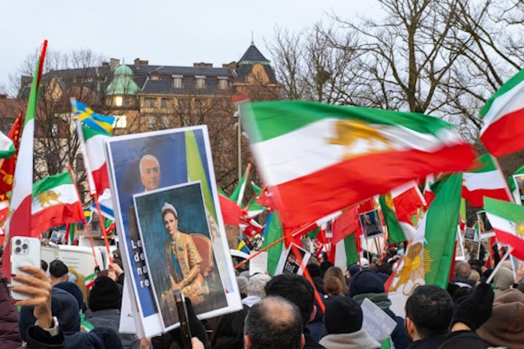 Loud expats unrepresentative of opinion back in Iran, other lands 24 Loud expats unrepresentative of opinion back in Iran, other lands