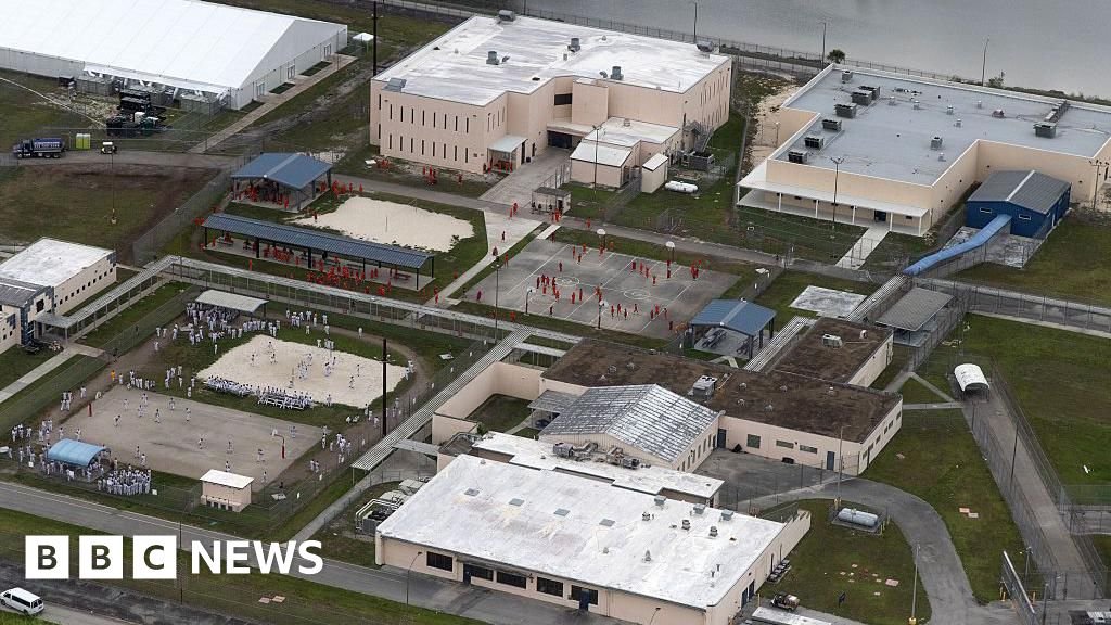 Mexican teen dies while being held in ICE custody 33 Mexican teen dies while being held in ICE custody