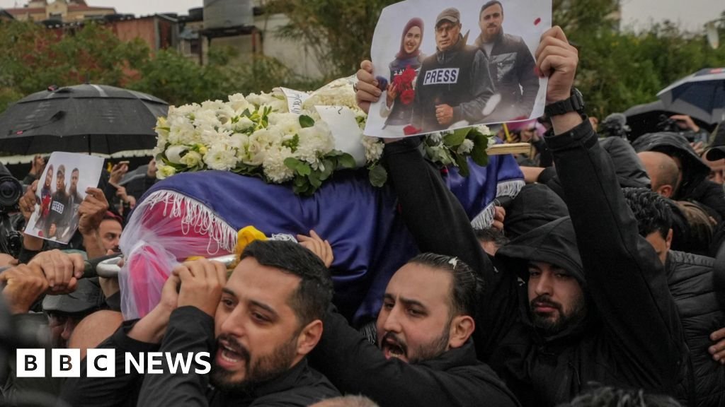 Hundreds in Beirut mourn journalists killed in Israeli strike 45 Hundreds in Beirut mourn journalists killed in Israeli strike
