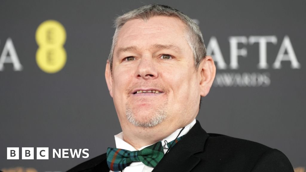 Saturday Night Live criticised by charity for hurtful Tourettes sketch 30 Saturday Night Live criticised by charity for 'hurtful' Tourette's sketch