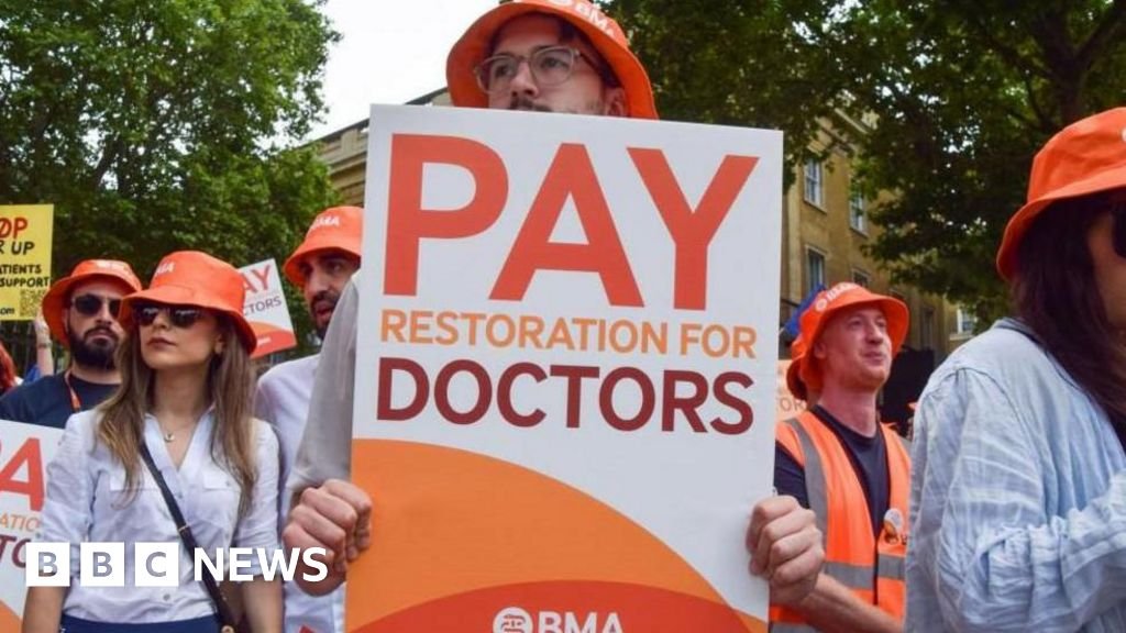 PM gives BMA 48 hours to call-off strike or lose 1,000 training posts 31 PM gives BMA 48 hours to call-off strike or lose 1,000 training posts