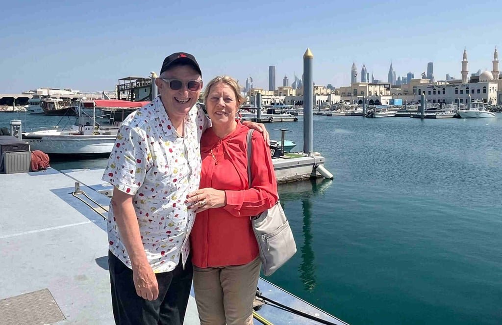 Hongkonger forks out HK$11,000 to flee Dubai after 8 failed attempts 38 John Snelgrove and his wife, Sandra, in Dubai. Photo: Handout