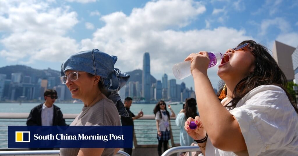Hong Kong logs warmest winter on record, averaging 2 degrees Celsius above normal 34 Hong Kong logs warmest winter on record, averaging 2 degrees Celsius above normal