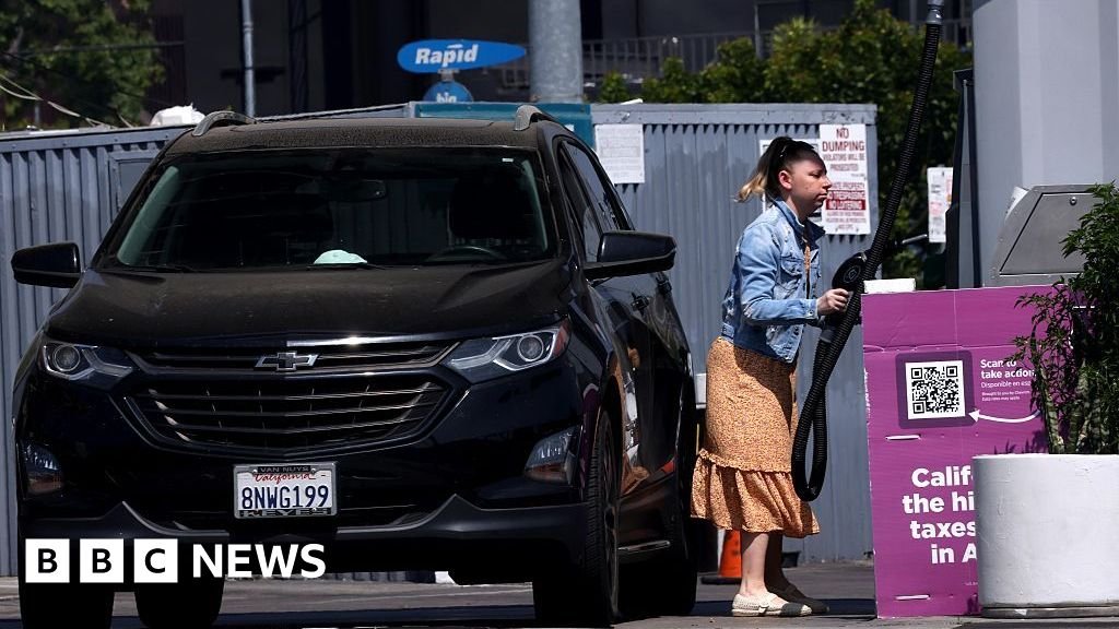 US gas price tops $4 for first time since 2022 21 US gas price tops $4 for first time since 2022