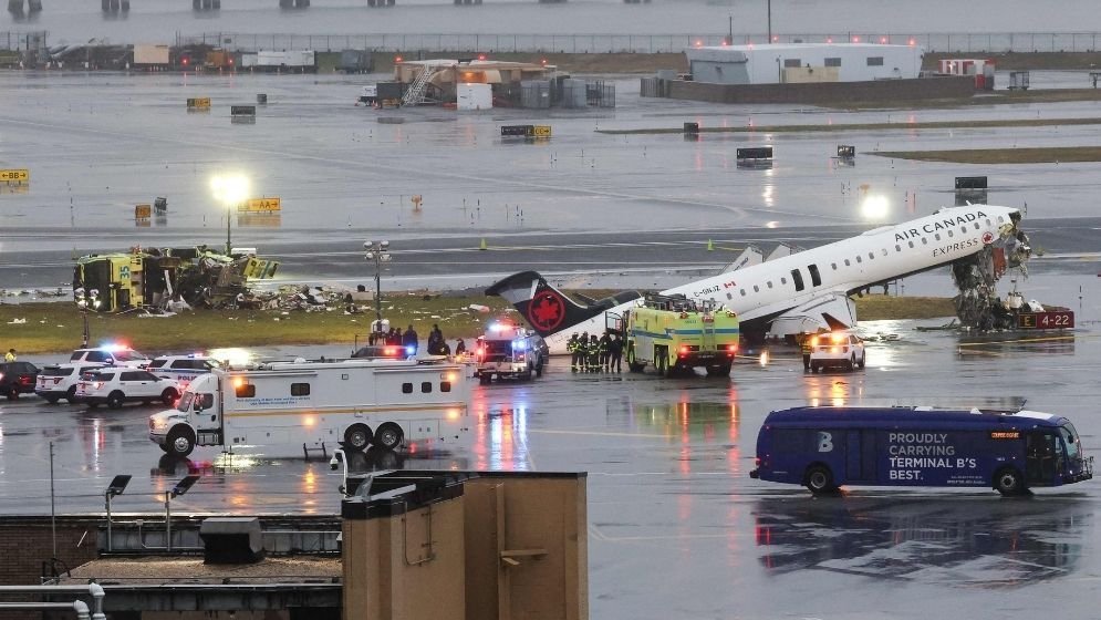 Two Pilots Killed as Air Canada Flight Collides with Fire Truck on LaGuardia Runway 8 IMG 20260323 WA1126