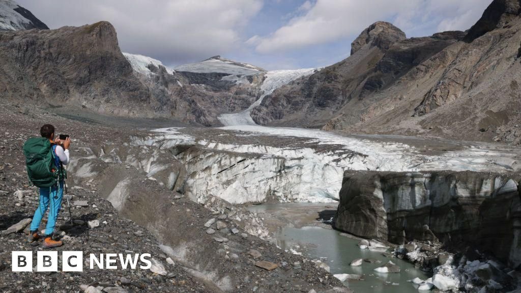 Austrian glaciers disintegrating due to climate change, say scientists 16 Austrian glaciers disintegrating due to climate change, say scientists
