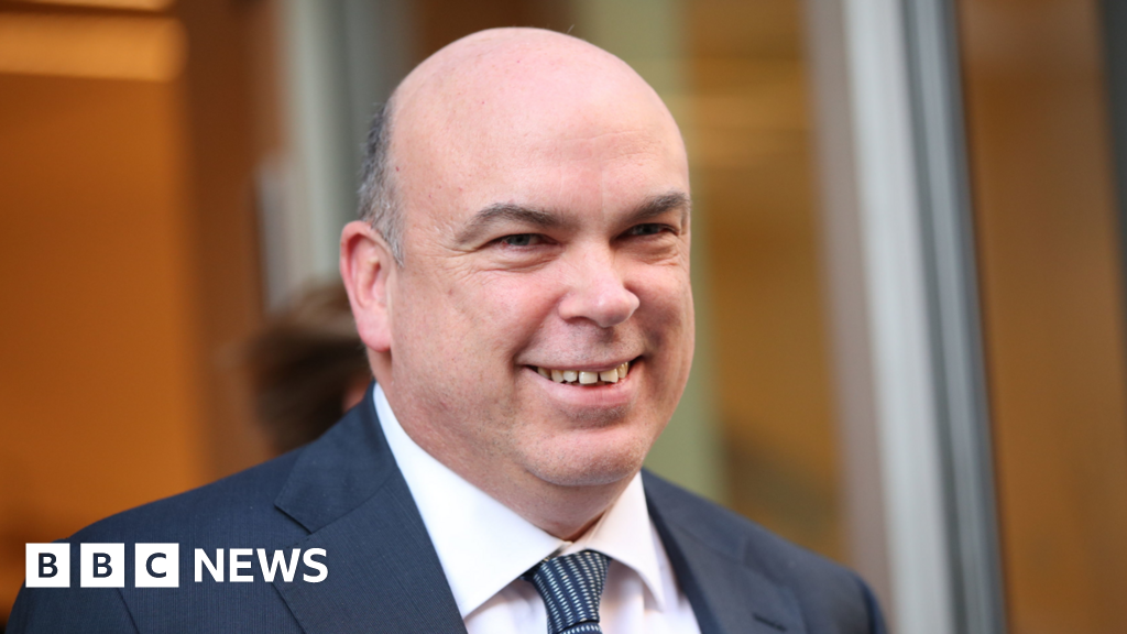 Estate of late tycoon Mike Lynch to pay damages of £930m 145 Estate of late tycoon Mike Lynch to pay damages of £930m