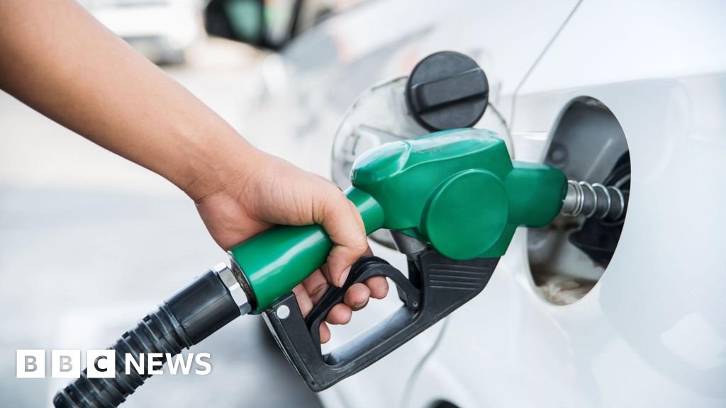 Petrol retailers in row with government over rip off accusations 7 Petrol retailers in row with government over 'rip off' accusations