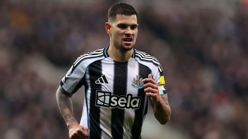 Transfer rumors, news: Man United make move for Newcastle's Guimarães 31 Transfer rumors, news: Man United make move for Newcastle's Guimarães