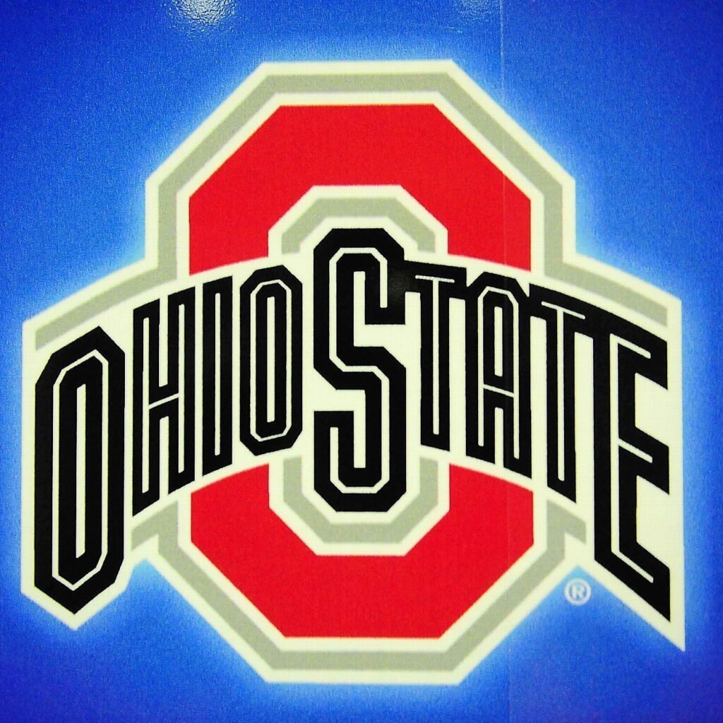 Wisconsins Caroline Harvey wins Kazmaier Award as top player 87 Wisconsin's Caroline Harvey wins Kazmaier Award as top player