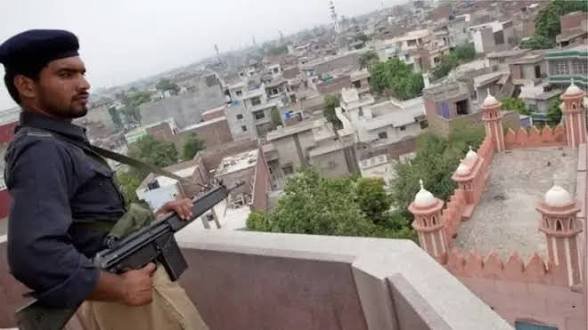 Stopping Loyal Pakistani Ahmadis from Performing Eid al-Fitr Prayers is a Grave Violation of Human Rights: Spokesman of the Ahmadiyya Muslim Jamaat Pakistan 82 images 12 1