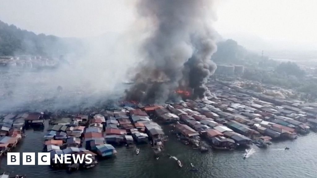 Drone footage shows huge Malaysian coastal village fire 26 Drone footage shows huge Malaysian coastal village fire