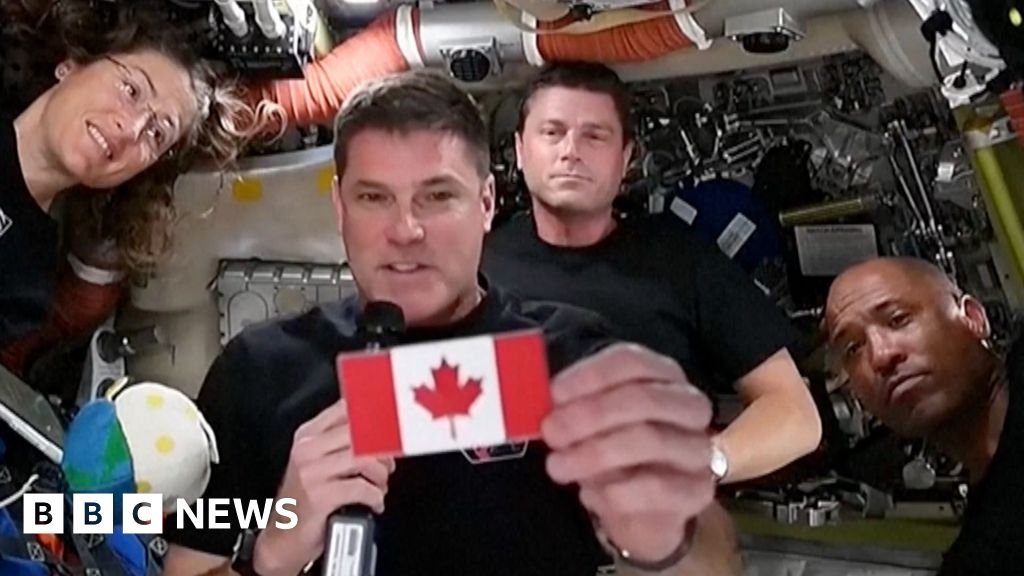 Canadas Mark Carney makes call to Artemis II 29 Canada's Mark Carney makes call to Artemis II