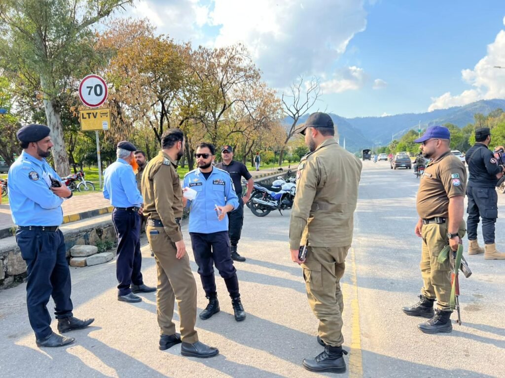 SSP Operations Islamabad Conducts Surprise Inspection of Checkpoints and Duty Points 4 IMG 20260410 WA1272