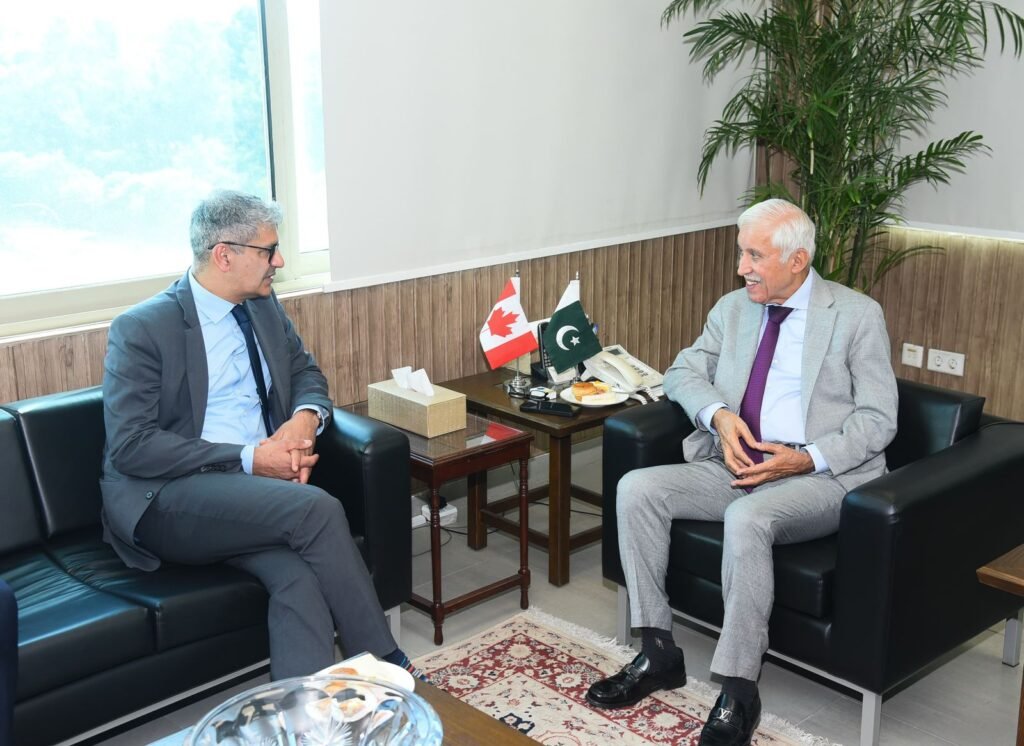 Qaiser Sheikh Discusses Proposed Pakistan-Canada Investment TreatyFederal Minister Meets Canadian High Commissioner to Boost Bilateral Investment Cooperation 41 IMG 20260416 WA2186