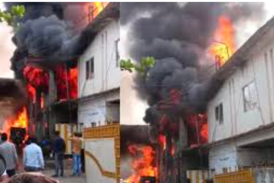 Fire Erupts at Chemical Factory Near Hanjarwal, Lahore 21 IMG 20260420 WA2507