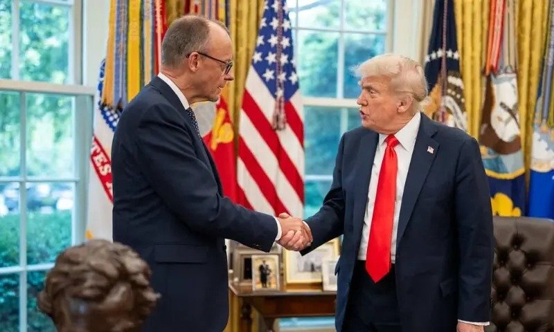 Trump Lashes Out at German Chancellor: "Focus on Russia-Ukraine, Stay Out of Iran Talks" 3 IMG 20260430 WA1636