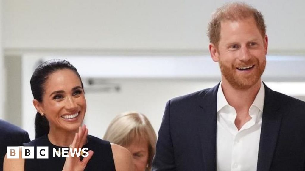 Harry and Meghan: Sussexes arrive in Australia for four-day tour 74 Harry and Meghan: Sussexes arrive in Australia for four-day tour