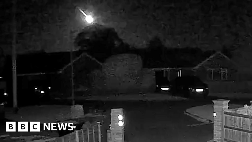 Meteor spotted across Suffolk sky in Kesgrave 3 Meteor spotted across Suffolk sky in Kesgrave