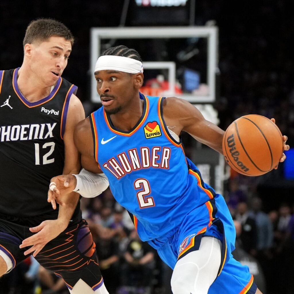 Wolves lose Edwards, DiVincenzo early in Game 4 3 Wolves lose Edwards, DiVincenzo early in Game 4