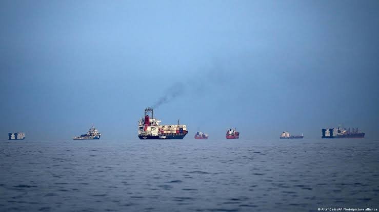 Germany Offers Mine-Clearing Vessels and Divers for Strait of Hormuz Clearance 22 images 16