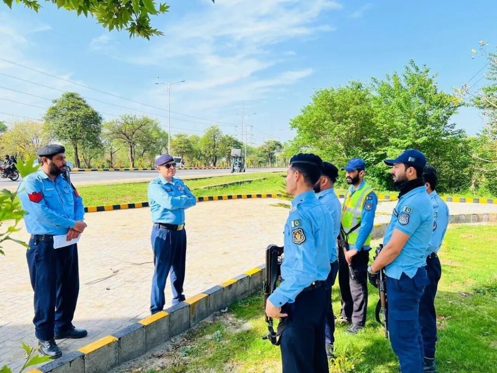 Senior Police Officers Direct Maximum Vigilance During Security Duty Checks in Islamabad 2 img 20260419 wa07854661431591394265273