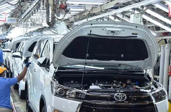 Toyota to Cut 38,000 Units of Global Production by November Amid Middle East Crisis 36 toyota33 d