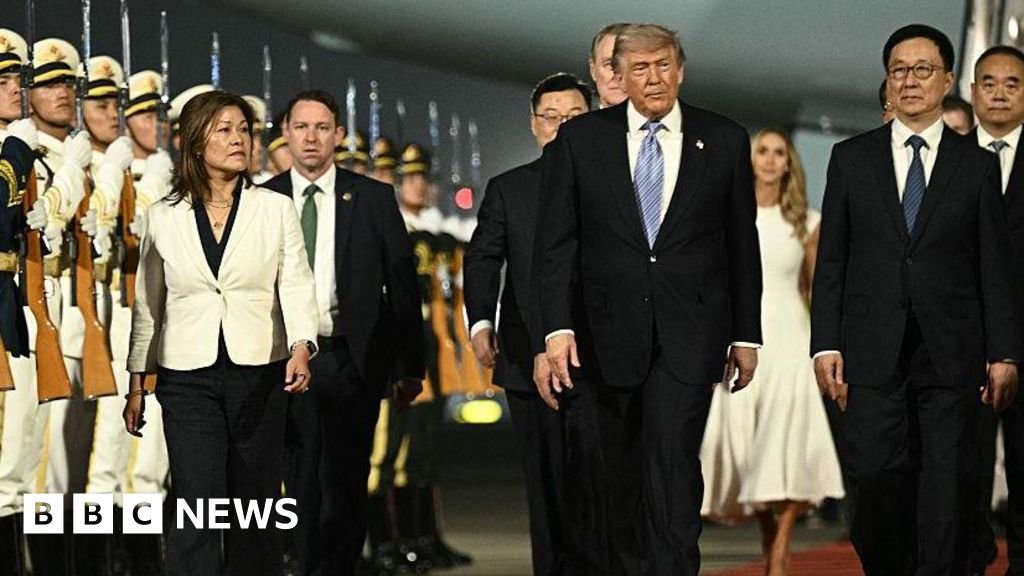 Trade, Iran and Taiwan on the agenda as Trump lands in China for high-stakes summit with Xi Jinping 26 Trade, Iran and Taiwan on the agenda as Trump lands in China for high-stakes summit with Xi Jinping