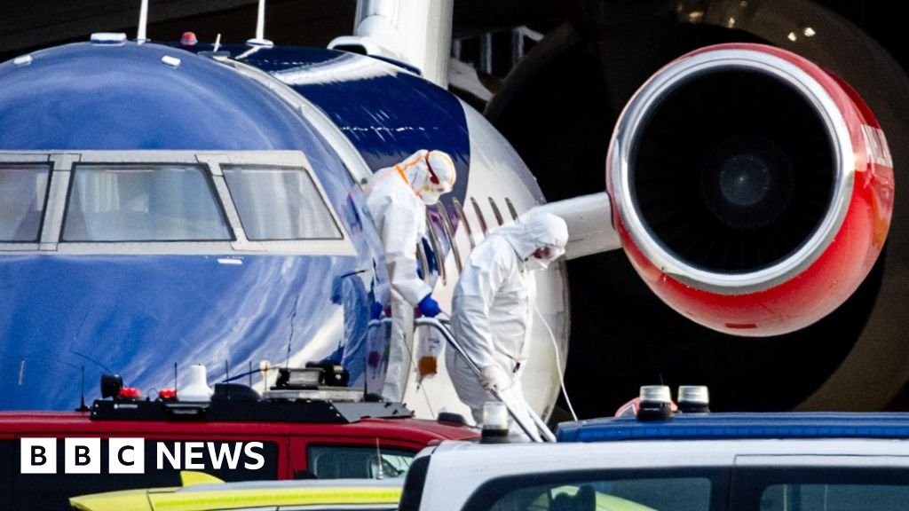 Hantavirus cruise ship: race to trace passengers who disembarked before outbreak 13 Hantavirus cruise ship: race to trace passengers who disembarked before outbreak