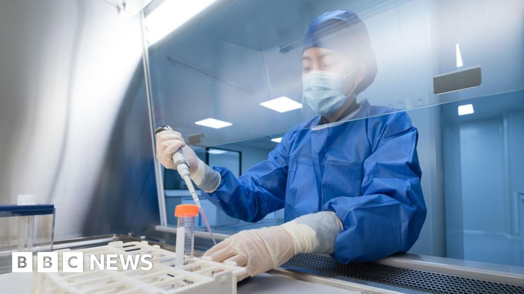 UK scientists developing Ebola vaccine that could be ready for trials in months 3 UK scientists developing Ebola vaccine that could be ready for trials in months